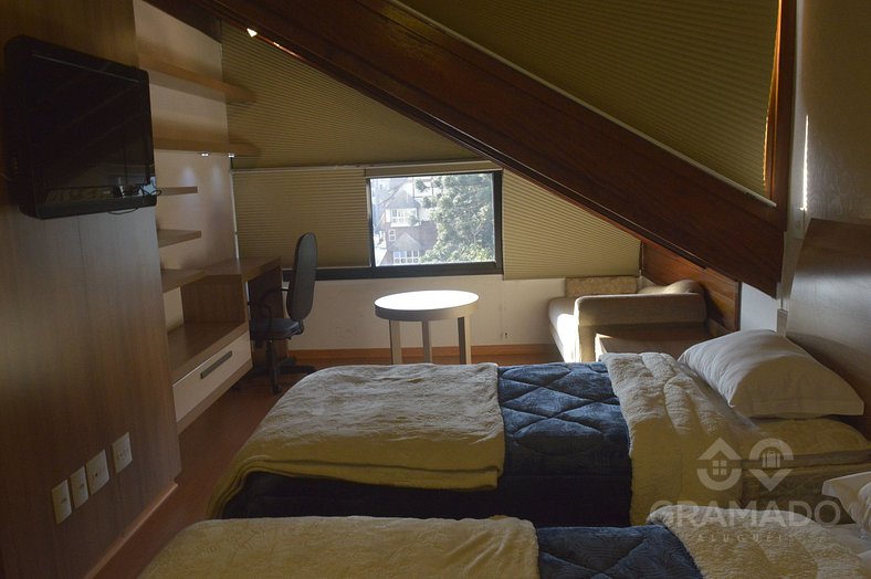 03 dormitórios(2 suítes) no centro de Gramado