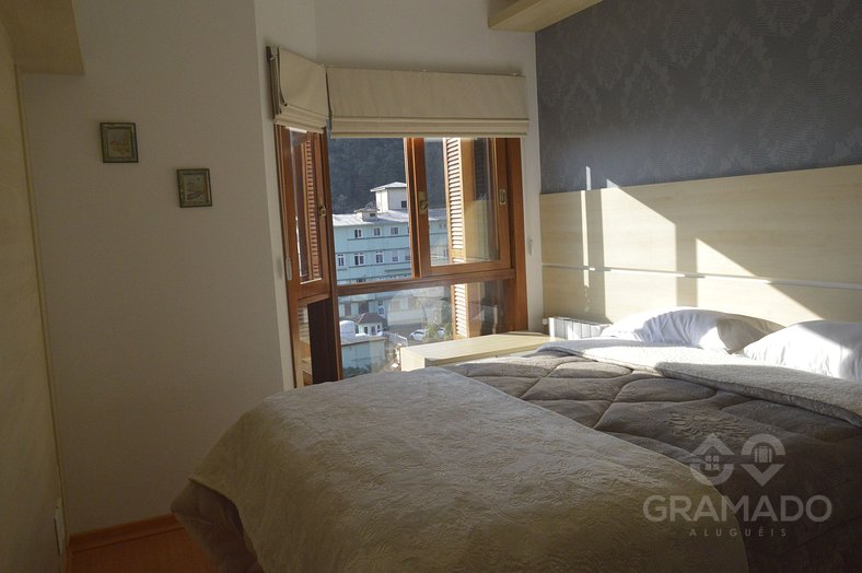 03 dormitórios(2 suítes) no centro de Gramado