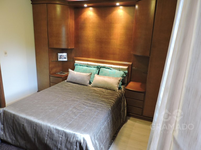 A Pé da Rua Coberta | Flat Romântico Gramado