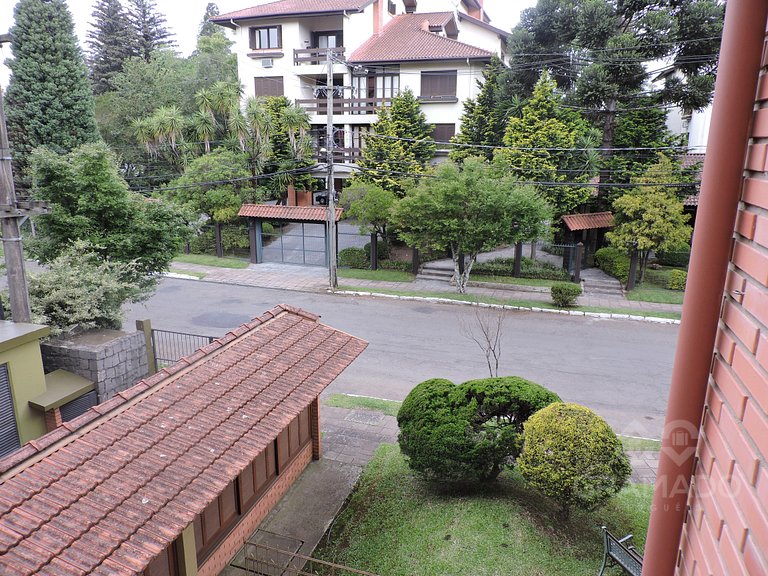 A Pé da Rua Coberta | Flat Romântico Gramado