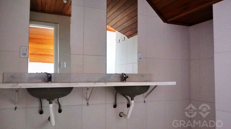 Centro Gramado + Vaga | A Pé da Rua Coberta 10 pessoas