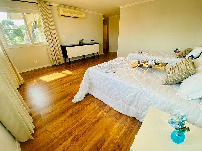 Centro Gramado + Vaga | A Pé da Rua Coberta 10 pessoas