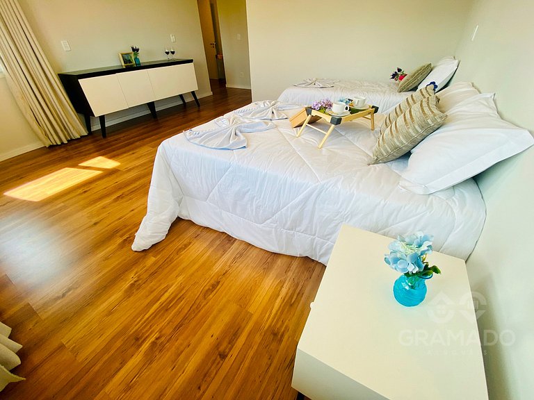 Centro Gramado + Vaga | A Pé da Rua Coberta 10 pessoas