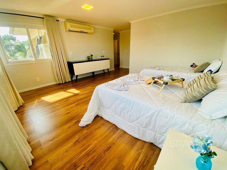 Centro Gramado + Vaga | A Pé da Rua Coberta 10 pessoas