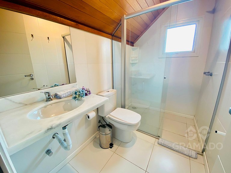 Centro Gramado + Vaga | A Pé da Rua Coberta 10 pessoas