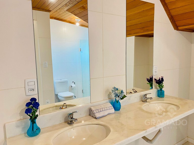 Centro Gramado + Vaga | A Pé da Rua Coberta 10 pessoas