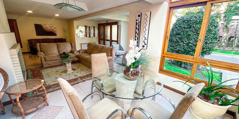 A Pé da Rua Coberta | Flat Romântico Gramado