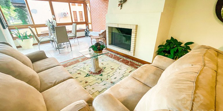 A Pé da Rua Coberta | Flat Romântico Gramado