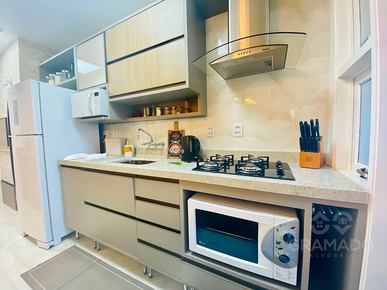 Apartamento Premium p/ 6 – Ao Lado da Rua Torta