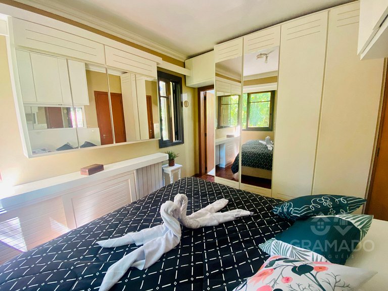 Gramado | Hidro + Suíte em Bairro Nobre