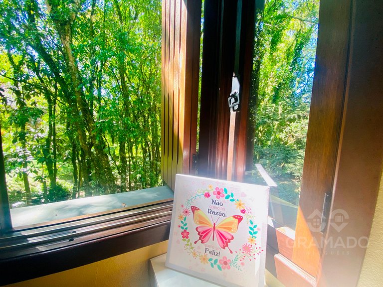 Gramado | Hidro + Suíte em Bairro Nobre