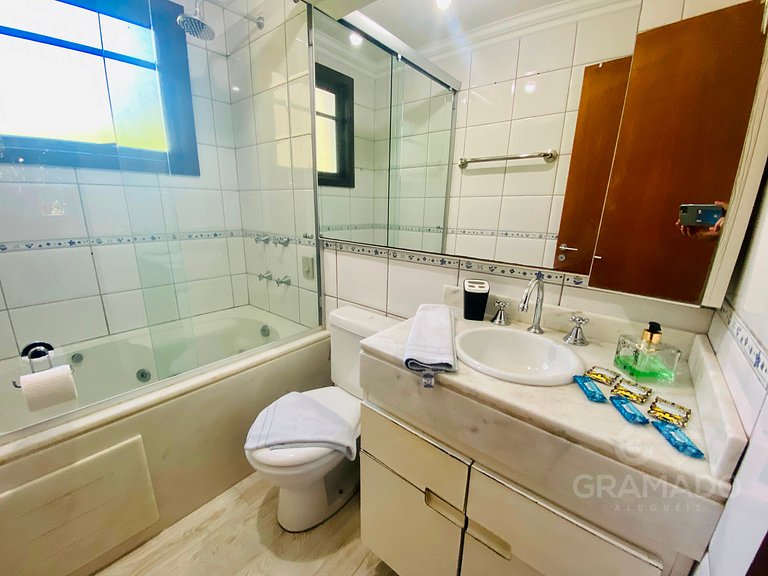 Gramado | Hidro + Suíte em Bairro Nobre