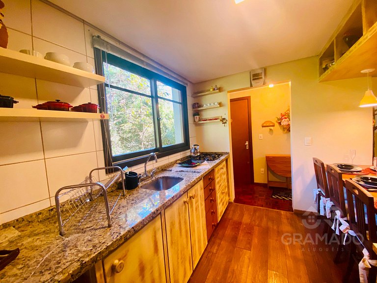 Gramado | Hidro + Suíte em Bairro Nobre