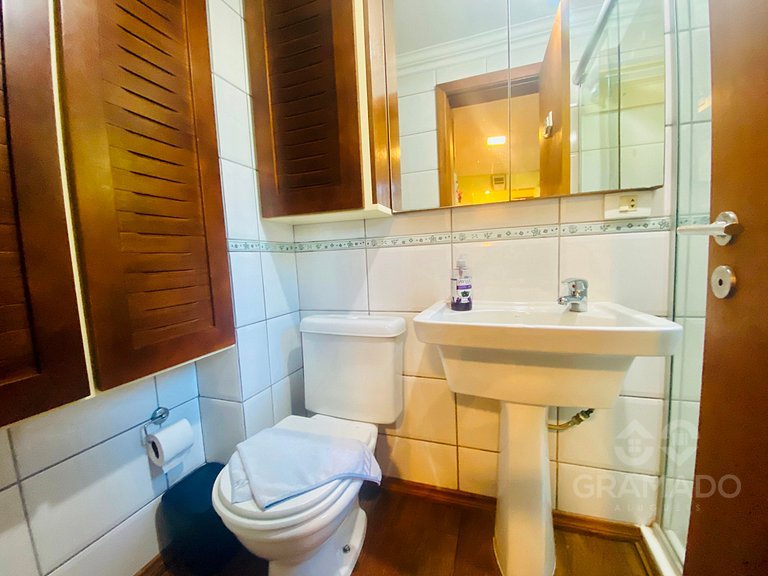 Gramado | Hidro + Suíte em Bairro Nobre