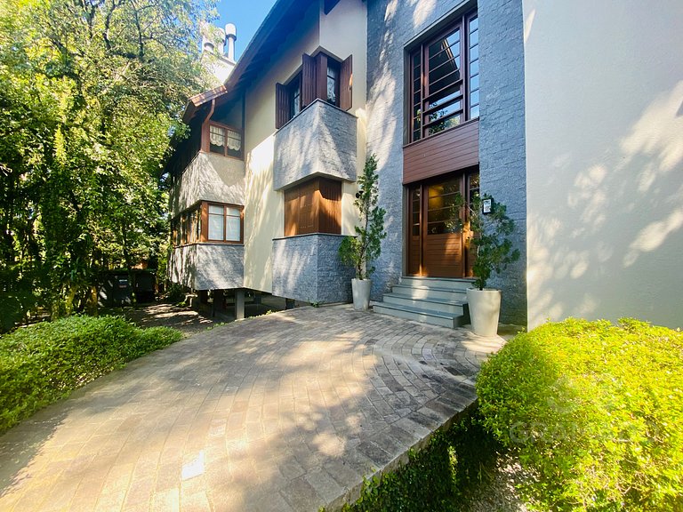 Gramado | Hidro + Suíte em Bairro Nobre