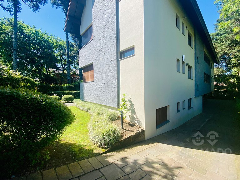 Gramado | Hidro + Suíte em Bairro Nobre