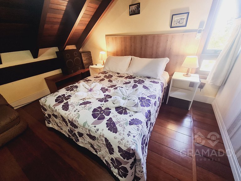 Ap amplo p/ 12 pessoas + Wi-Fi & ar perto da Rua Torta