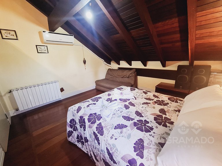 Fique a passos da Rua Torta | p/ até12 pessoas