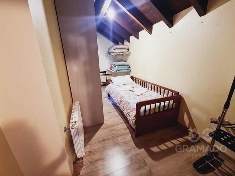 Fique a passos da Rua Torta | p/ até12 pessoas