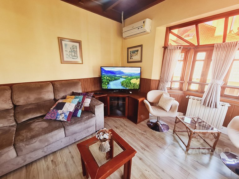 Fique a passos da Rua Torta | p/ até12 pessoas