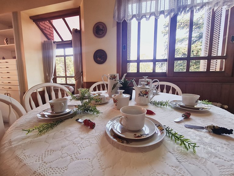 Ap amplo p/ 12 pessoas + Wi-Fi & ar perto da Rua Torta