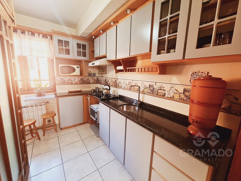 Fique a passos da Rua Torta | p/ até12 pessoas