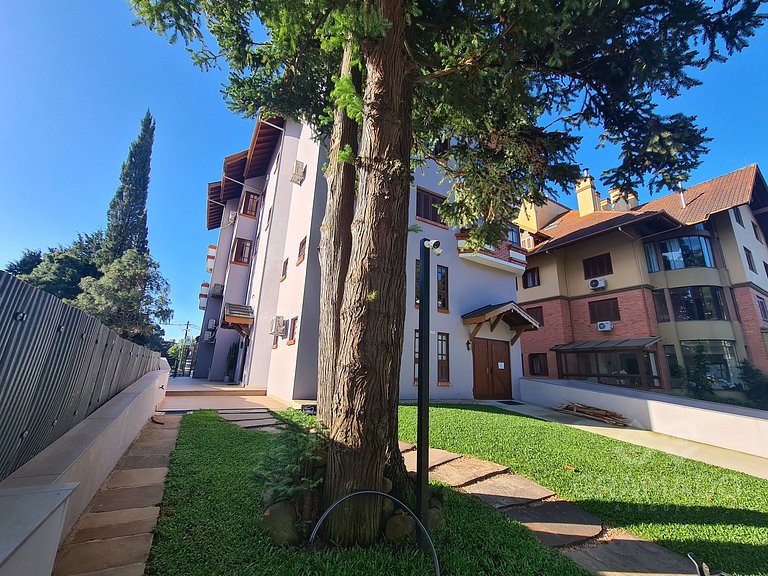 Fique a passos da Rua Torta | p/ até12 pessoas