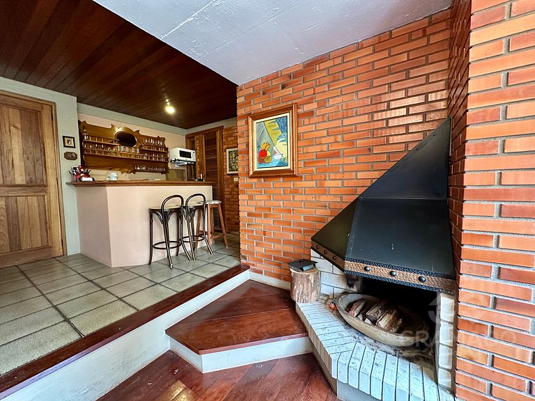 Romântico e Prático - Lareira + Lago Negro