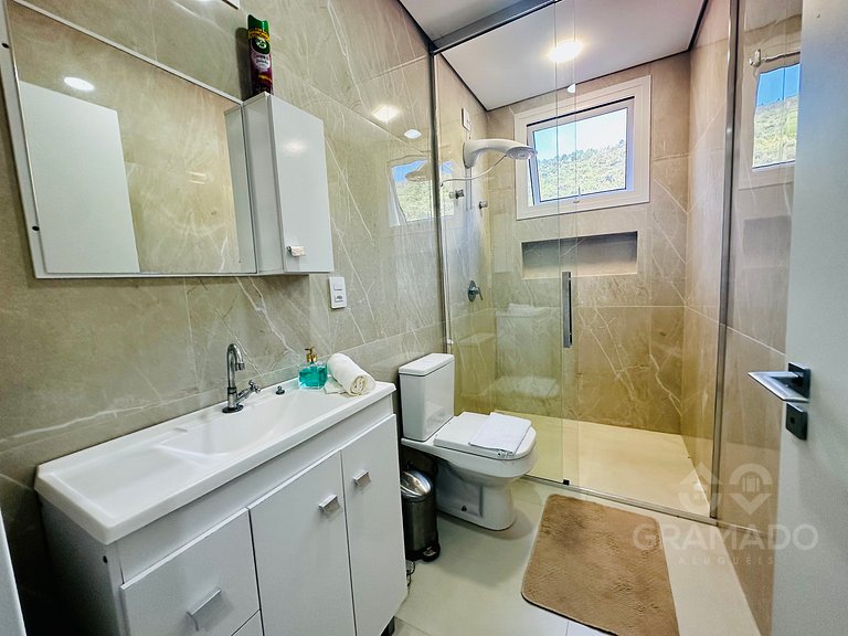 Casa com Piscina Privativa & Área Gourmet