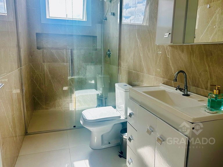 Casa com Piscina Privativa & Área Gourmet