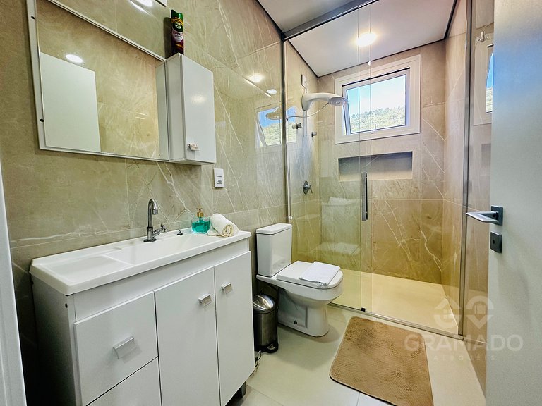 Casa com Piscina Privativa & Área Gourmet