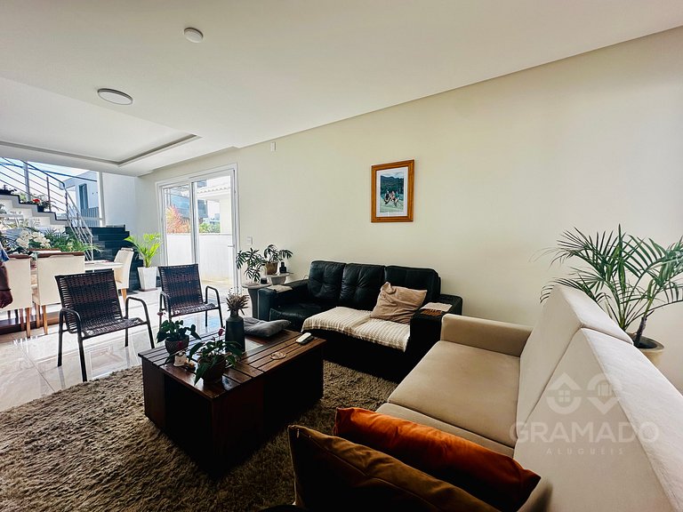 Casa Exclusiva con Piscina Privada y Área Gourmet – Florianó