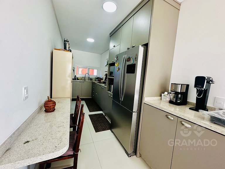 Casa Exclusiva con Piscina Privada y Área Gourmet – Florianó