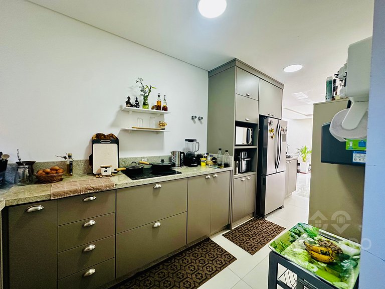 Casa Exclusiva con Piscina Privada y Área Gourmet – Florianó