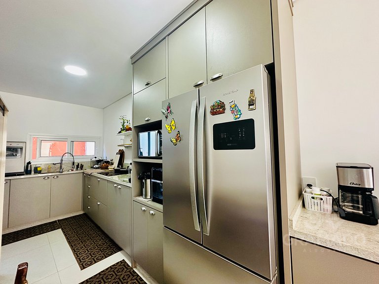 Casa Exclusiva con Piscina Privada y Área Gourmet – Florianó