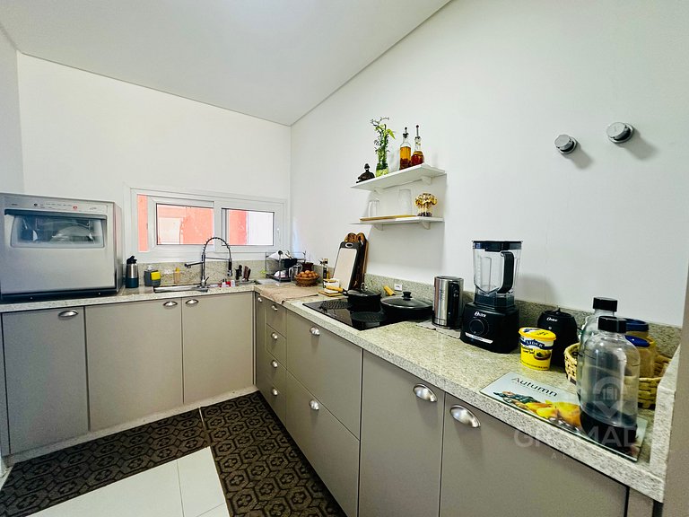 Casa Exclusiva con Piscina Privada y Área Gourmet – Florianó