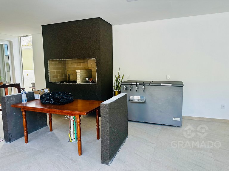 Casa Exclusiva con Piscina Privada y Área Gourmet – Florianó