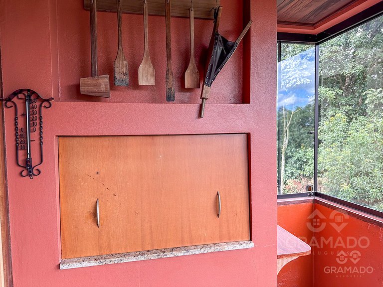 Prox a Rua Coberta: 02 Dorm+Sacada+Churrasqueira