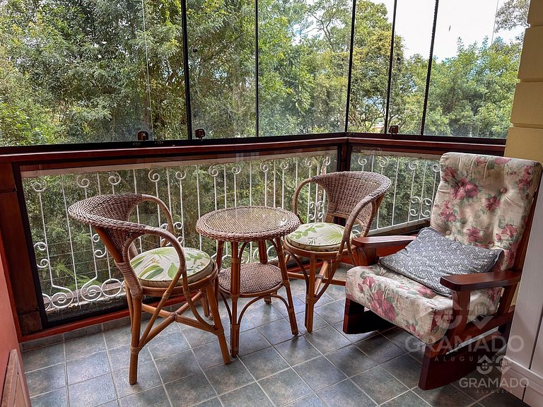 Prox a Rua Coberta: 02 Dorm+Sacada+Churrasqueira