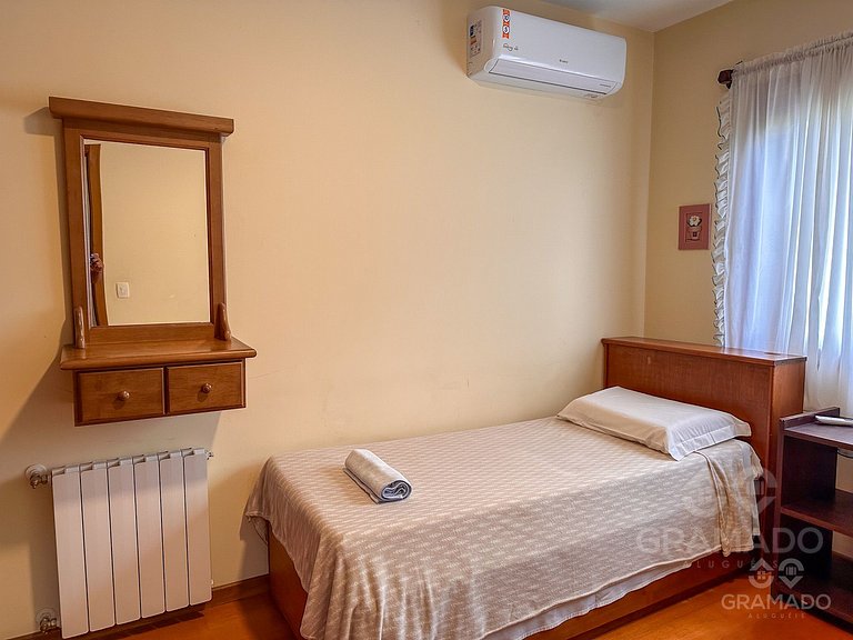 Refúgio Moderno + Localização Perfeita/Wi Fi + Churrasqueira