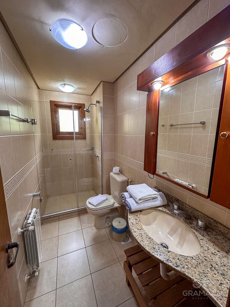 Prox a Rua Coberta: 02 Dorm+Sacada+Churrasqueira