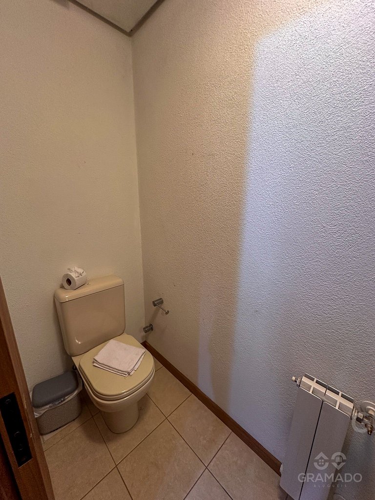 Prox a Rua Coberta: 02 Dorm+Sacada+Churrasqueira