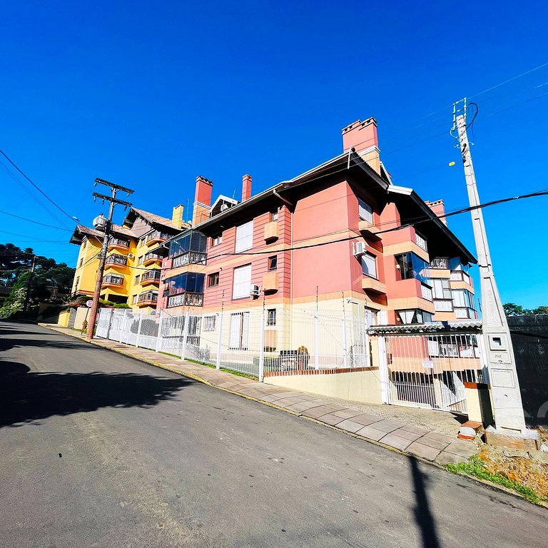 Prox a Rua Coberta: 02 Dorm+Sacada+Churrasqueira