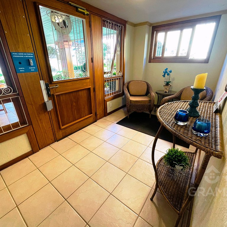 Prox a Rua Coberta: 02 Dorm+Sacada+Churrasqueira