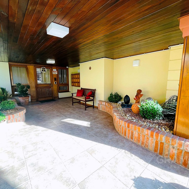 Prox a Rua Coberta: 02 Dorm+Sacada+Churrasqueira