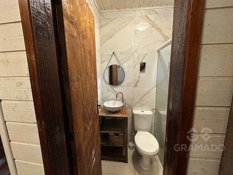 Cabana com Cachoeira e Piscina Natural - Gramado