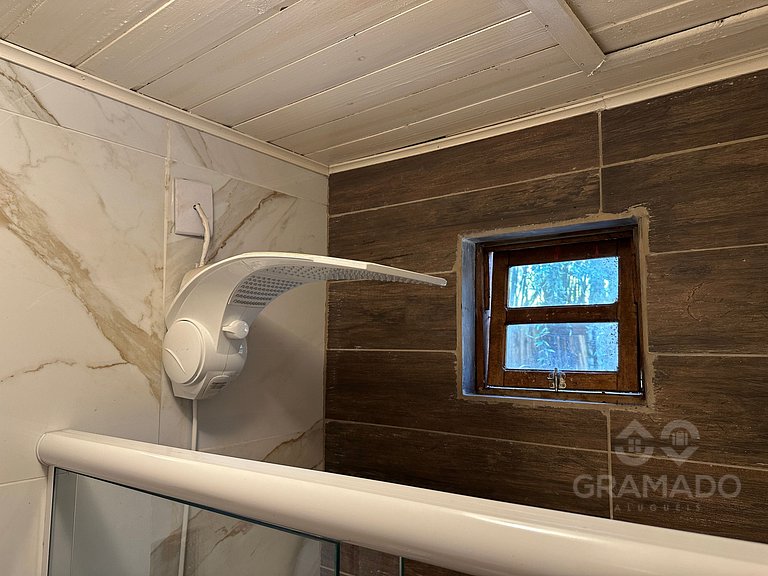 Cabana com Cachoeira e Piscina Natural - Gramado