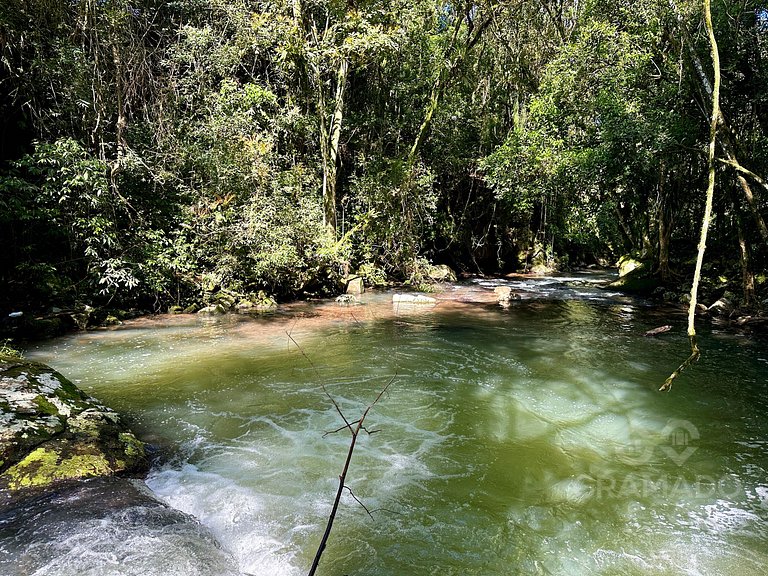 Cabana com Cachoeira e Piscina Natural - Gramado