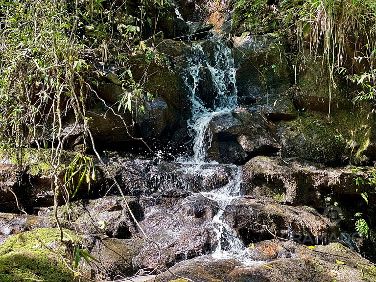 Cabana com Cachoeira e Piscina Natural - Gramado