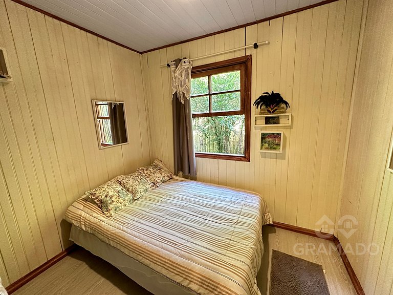 Casa em Gramado com Cachoeira e Piscina Natural